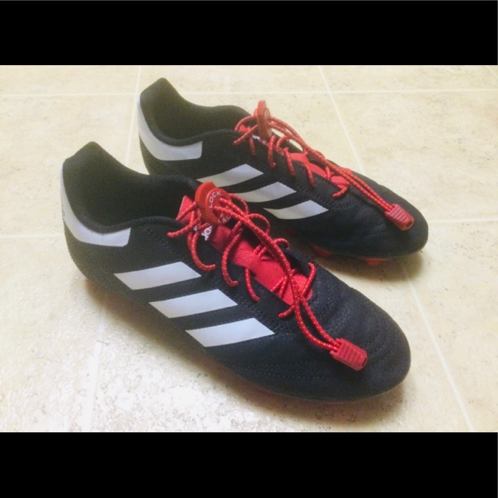 ⚽️ ADIDAS RED & BLACK SOCCER CLEATS ⚽️
